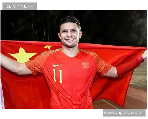 中国足球球星头发黑引发热议展现活力形象让球迷感受全新风采