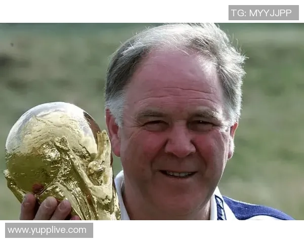 苏格兰足球传奇亨德利的职业生涯回顾与辉煌成就解析 苏格兰足球传奇亨德利的职业生涯回顾与辉煌成就解析